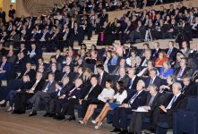 Президент Ильхам Алиев: Баку превратился в один из центров  международного сотрудничества (версия 3) (ФОТО)
