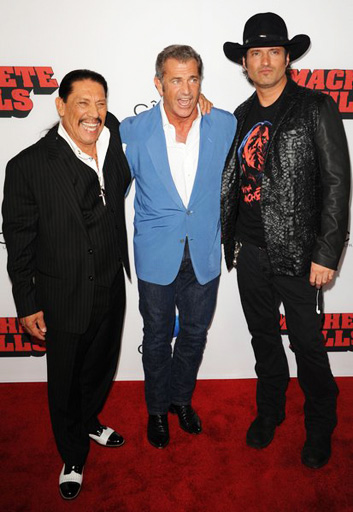 Сабина Ахмедова на презентации фильма “Мачете убивает” со звездами Голливуда (фото)