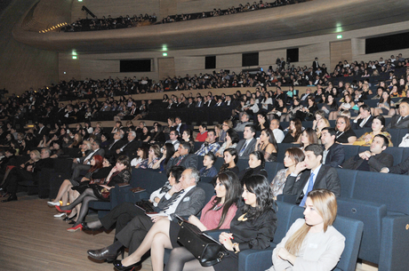 Лейла Алиева посмотрела оперу "Сибирь" итальянского композитора Умберто Джордано в Центре Гейдара Алиева (ФОТО)