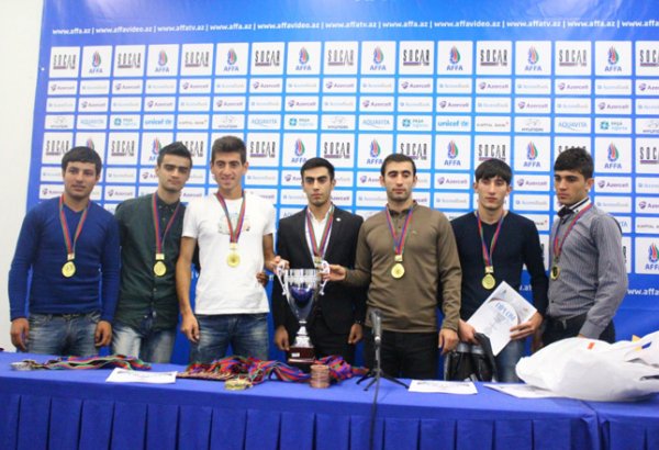 В Азербайджане состоялась церемония награждения победителей второго "Кубка молодёжи" по футболу" (фото)