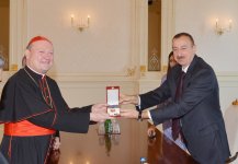 Ильхам Алиев удостоен медали Medalla Sede Vacante за заслуги в развитии связей между Азербайджаном и Ватиканом (ФОТО)
