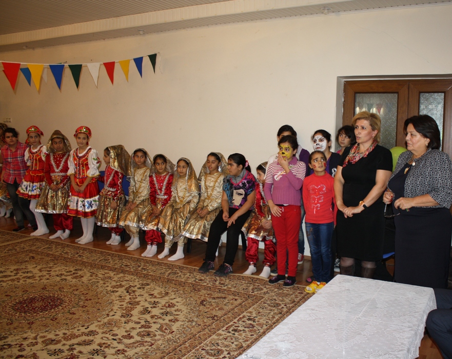 В одном из детских домов Баку преподают русский язык и изобразительное искусство (ФОТО)