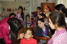 В одном из детских домов Баку преподают русский язык и изобразительное искусство (ФОТО)