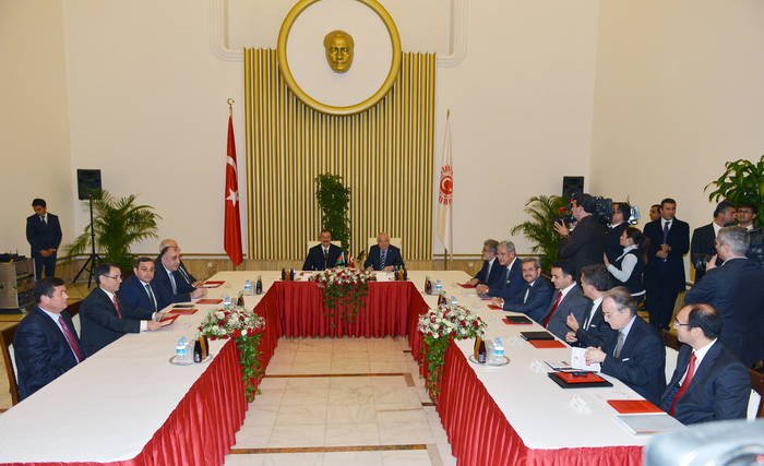 Президент Азербайджана встретился с председателем парламента Турции (ФОТО)