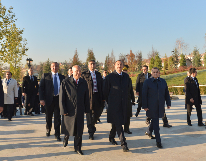 Президент Азербайджана ознакомился с парком Гейдара Алиева в Анкаре (ФОТО)