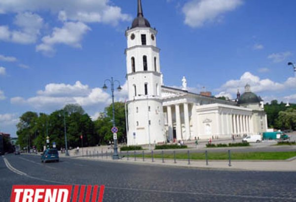 В Вильнюсе прошла выставка азербайджанского художника из Польши