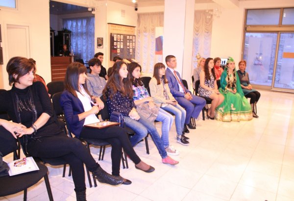 В Баку прошло заседание молодежного творческого клуба "Созвездие" (ФОТО)