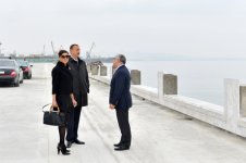 Президент Азербайджана и его супруга ознакомились со строительными работами на бульваре в "Baku White City" (ФОТО)