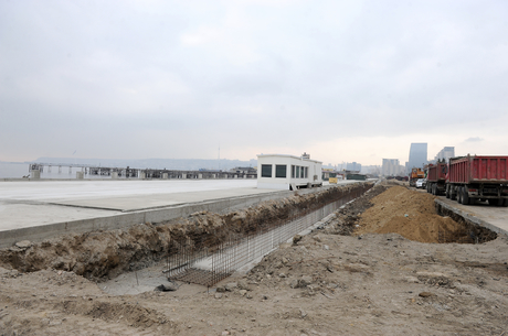 Президент Азербайджана и его супруга ознакомились со строительными работами на бульваре в "Baku White City" (ФОТО)