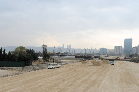 Президент Азербайджана и его супруга ознакомились со строительными работами на бульваре в "Baku White City" (ФОТО)