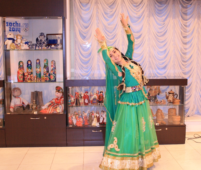 В Баку прошло заседание молодежного творческого клуба "Созвездие" (ФОТО)