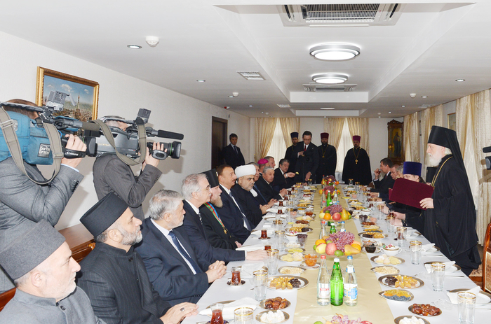 Президент Ильхам Алиев принял участие в открытии Православного религиозно-культурного центра Бакинской и Азербайджанской епархии (ФОТО)