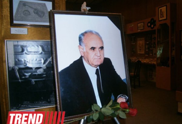 В Баку почтили память народного артиста Меджнуна Керима (ФОТО)