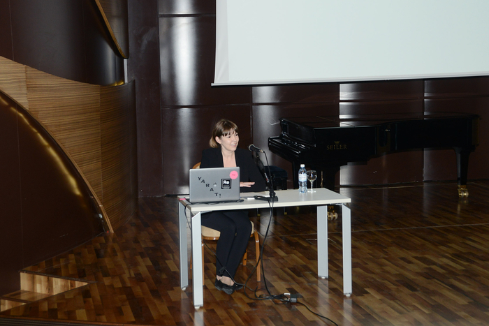 "YARAT!" организовал лекцию Ольги Нефедовой (ФОТО)