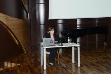 "YARAT!" организовал лекцию Ольги Нефедовой (ФОТО)