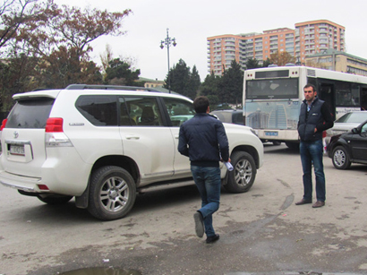 В Баку проведена акция по пропаганде ПДД - нарушение правил остановки и стоянки  (ФОТО)