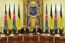 Президенты Азербайджана и Украины выступили с заявлениями для прессы (ФОТО)
