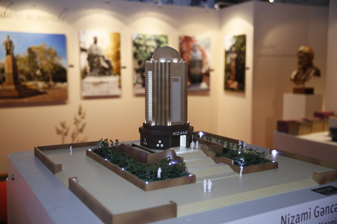 При организации Фонда Гейдара Алиева в Страсбурге прошли очередные мероприятия, посвященные Низами Гянджеви (ФОТО)