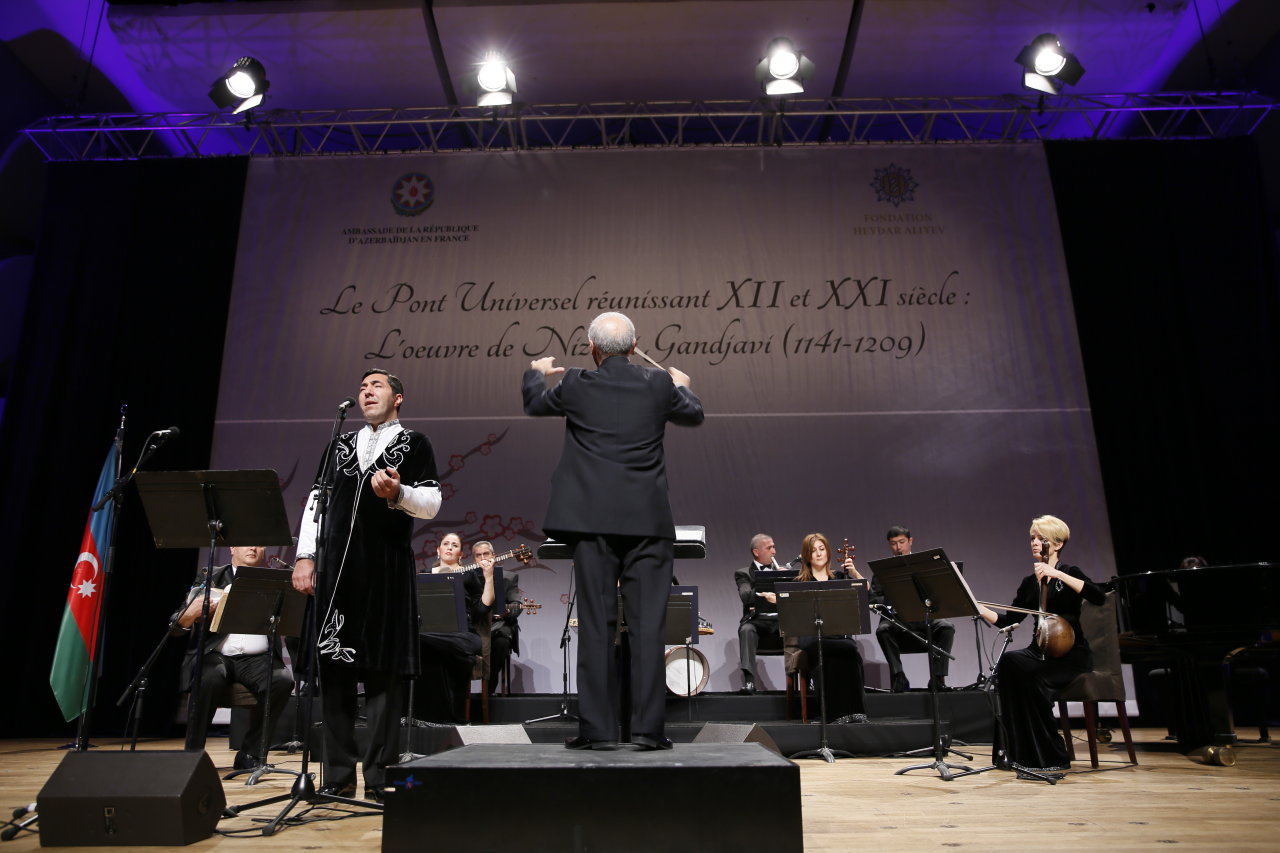 При организации Фонда Гейдара Алиева в Страсбурге прошли очередные мероприятия, посвященные Низами Гянджеви (ФОТО)