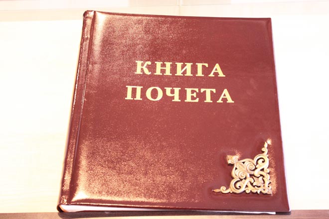 В Баку открылась галерея "Лучших учителей русского языка и литературы Азербайджана" (ФОТО)