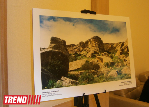 В Баку представлены работы участников конкурса "Страна огней" (ФОТО)