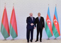 В Баку состоялась церемония официальной встречи президента Беларуси (ФОТО)