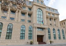 Ильхам Алиев ознакомился со зданием исполнительной власти Сабаильского района Баку после капремонта (ФОТО)