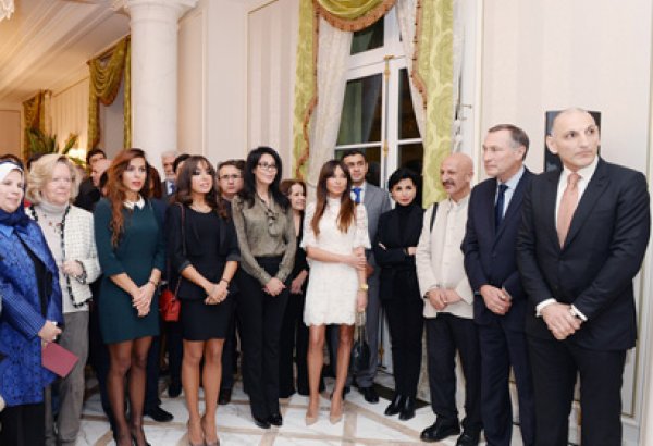 Мехрибан Алиева приняла участие в выставке «Азербайджан – пространство толерантности» в Париже (версия 2) (ФОТО)