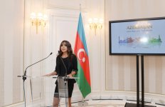 Мехрибан Алиева приняла участие в выставке «Азербайджан – пространство толерантности» в Париже (версия 2) (ФОТО)