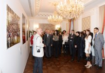 Мехрибан Алиева приняла участие в выставке «Азербайджан – пространство толерантности» в Париже (версия 2) (ФОТО)