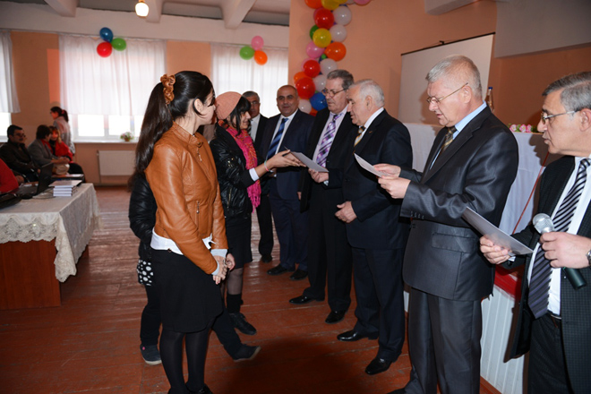 В Гяндже прошли олимпиада и конференция "Сохраним русский язык" (фото)