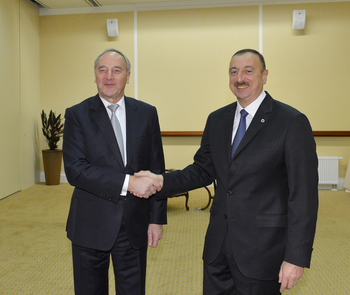 Президент Азербайджана встретился с президентом Латвии (ФОТО)