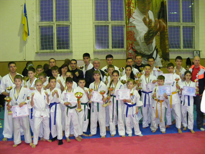 Азербайджанская спортсменка заняла два первых места на турнире по каратэ в Украине (фото)