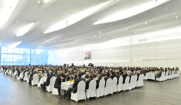 От имени Президента Азербайджана дан эхсан в связи с днем кончины общенационального лидера Гейдара Алиева  (ФОТО)