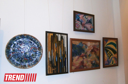 Вернисаж азербайджанских художников: керамика, батик, гобелены (ФОТО)