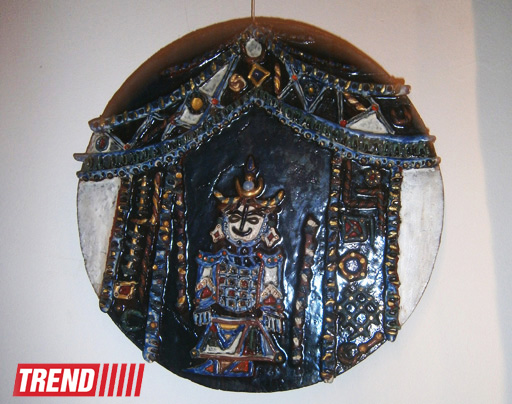Вернисаж азербайджанских художников: керамика, батик, гобелены (ФОТО)