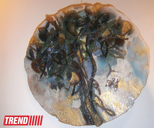 Вернисаж азербайджанских художников: керамика, батик, гобелены (ФОТО)