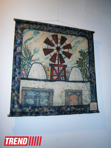 Вернисаж азербайджанских художников: керамика, батик, гобелены (ФОТО)