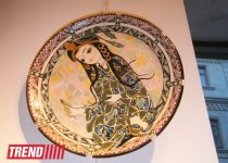 Вернисаж азербайджанских художников: керамика, батик, гобелены (ФОТО)