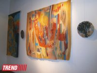 Вернисаж азербайджанских художников: керамика, батик, гобелены (ФОТО)