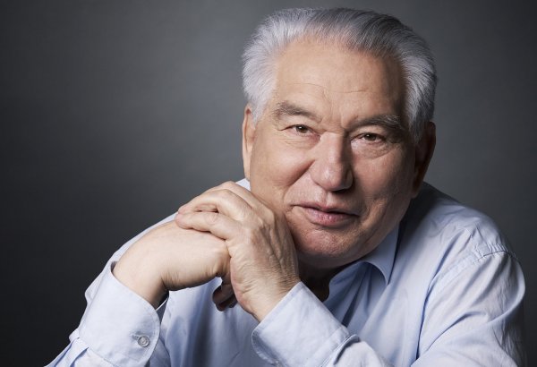 В Азербайджане определены победители конкурса на создание памятника Чингизу Айтматову