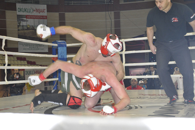 В Баку прошел Кубок мира по боям ММА (ФОТО)