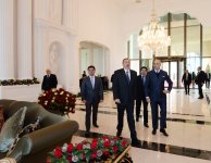Президент Ильхам Алиев: Происходящее в Азербайджане развитие привлекает внимание мировой общественности  (ФОТО)
