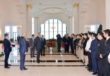 Президент Ильхам Алиев: Происходящее в Азербайджане развитие привлекает внимание мировой общественности  (ФОТО)
