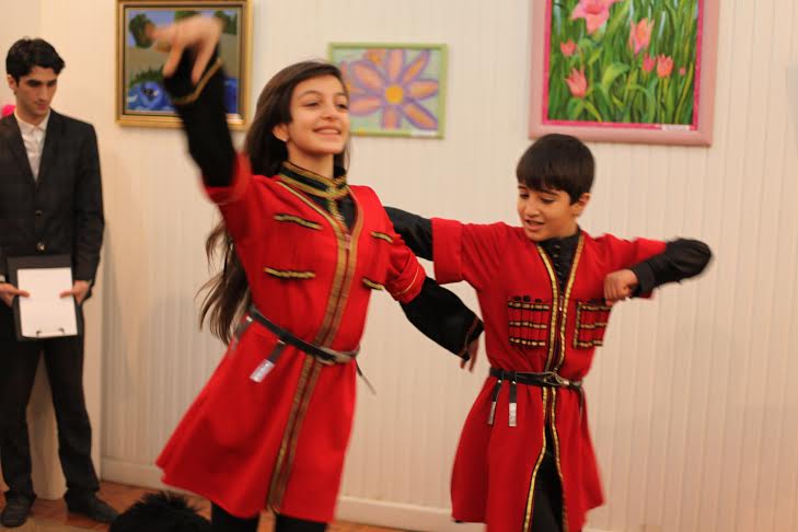 В Баку открылась выставка детских работ "Свет милосердия -2" (ФОТО)