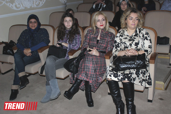 В Баку выступил турецкий юморист и шоумен Аталай Демирчи: "Ребёнок - аутист - Быть вместе!" (ФОТО)