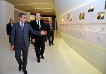 Президент Дагестана ознакомился с Центром Гейдара Алиева (ФОТО)