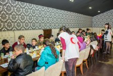 Общество Красного полумесяца Азербайджана и Центр культуры "12 May" провели новогоднюю акцию для детей (фото)