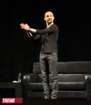 В Баку выступил турецкий юморист и шоумен Аталай Демирчи: "Ребёнок - аутист - Быть вместе!" (ФОТО)