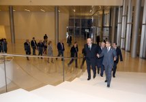 Президент Дагестана ознакомился с Центром Гейдара Алиева (ФОТО)